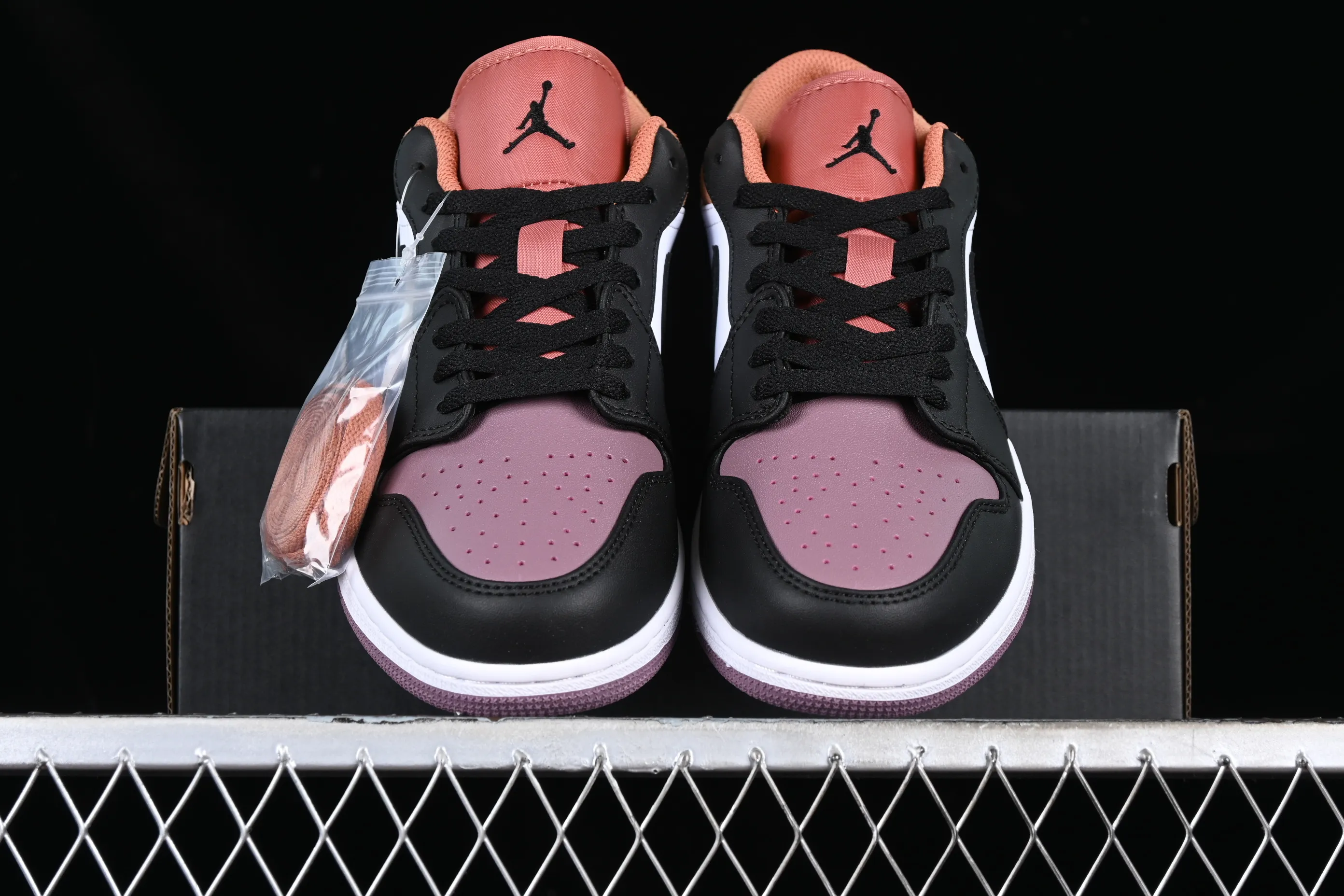 All categories Air Jordan Jordan series basketball shoes Air Jordan 1 Low Z version Air Jordan 1 Low SE AJ1 Joe 1 black and white low-top cultural casual sneakers FB9907-102